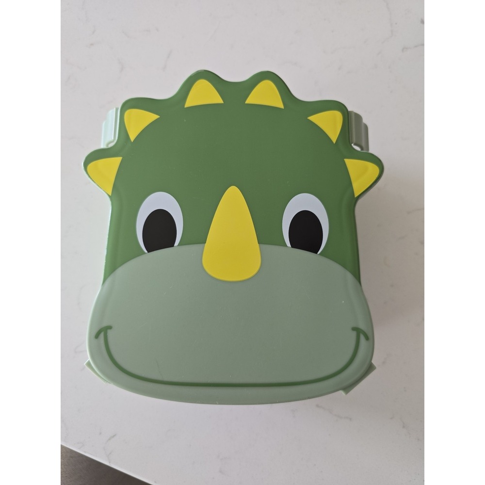 Bento box dinosaur with seal, 1 clip works.